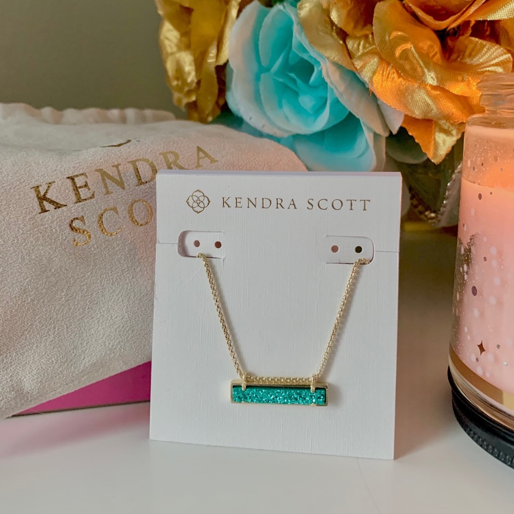 GOLD LEANOR KENDRA SCOTT NECKLACE